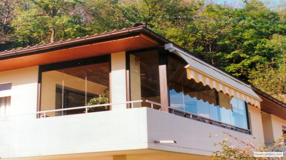 All-glass frameless windows 
